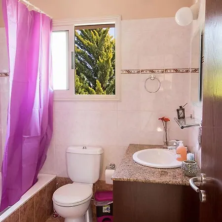Aspro Enas - Stunning 3 Bedroom Ayia Thekla With Private Pool And Sea Views Villa